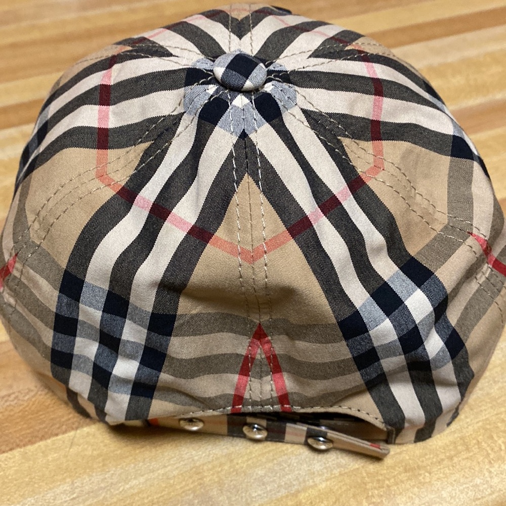 Burberry logo snap hat… brand new - Picture 2 of 6